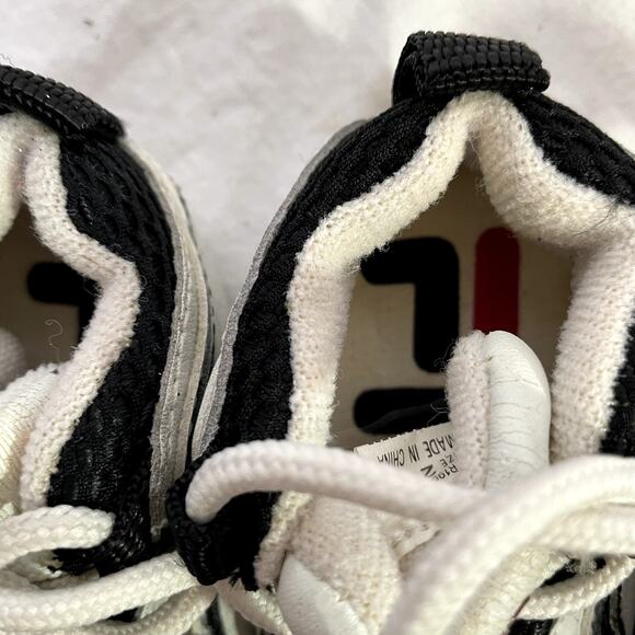 lot of 2 Pair Baby Infant shoes size 2 FILA and Stride Rite Leather  sneakers - Picture 8 of 11